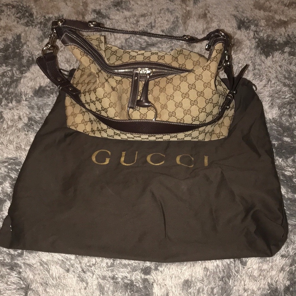 Authentic Gucci handbag - like new